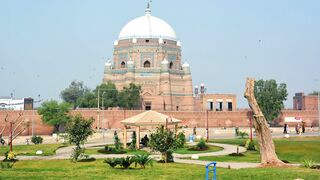 10 Most Beautiful Places to Visit in Multan | The City of Saints & History | Life Travel